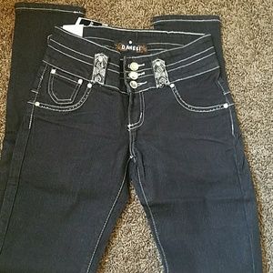 DANESI JEAN'S